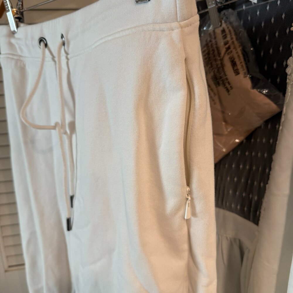 Banana Republic Petite Cloud White Fleece Jogger, M Petite